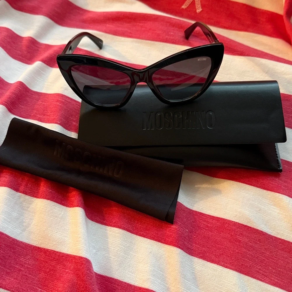 Moschino Teddy Bear Collection MOS122S Black Cat-Eye Sunglasses NIC